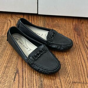 Anne Klein Loafers with Chain Accent Size 8